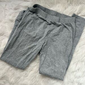 gray leggings